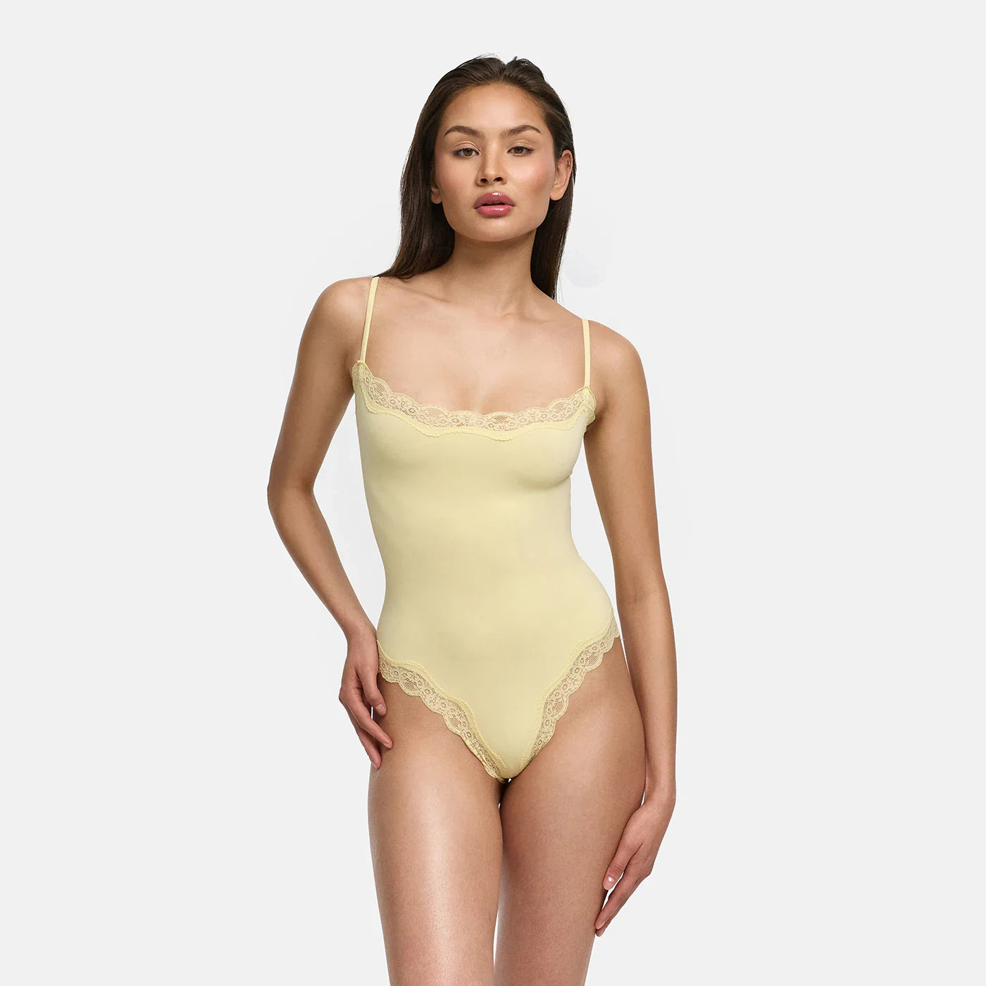 Bodysuit String mit Lace